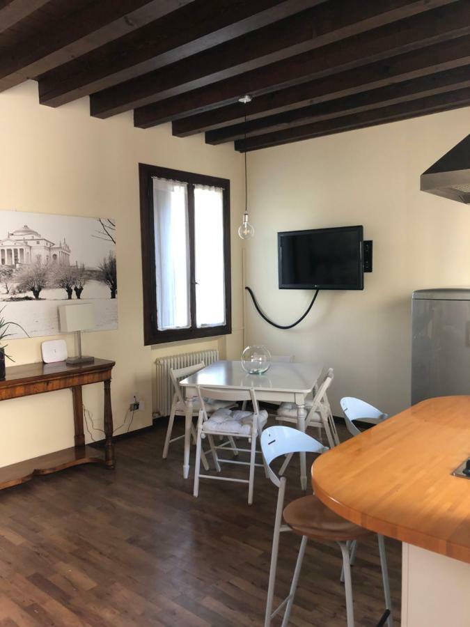 Dimora Cecilia, Nel Cuore Della Citta Vicenza Bagian luar foto